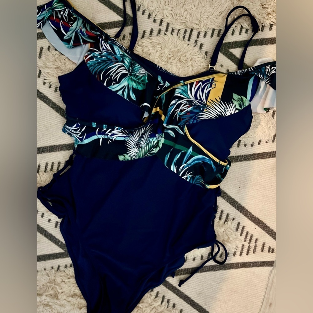 NWOT Swimsuit XOXO 1 PC Navy Tropical Print Ruffle Trim Off Shoulder Mallot L - Picture 5 of 11
